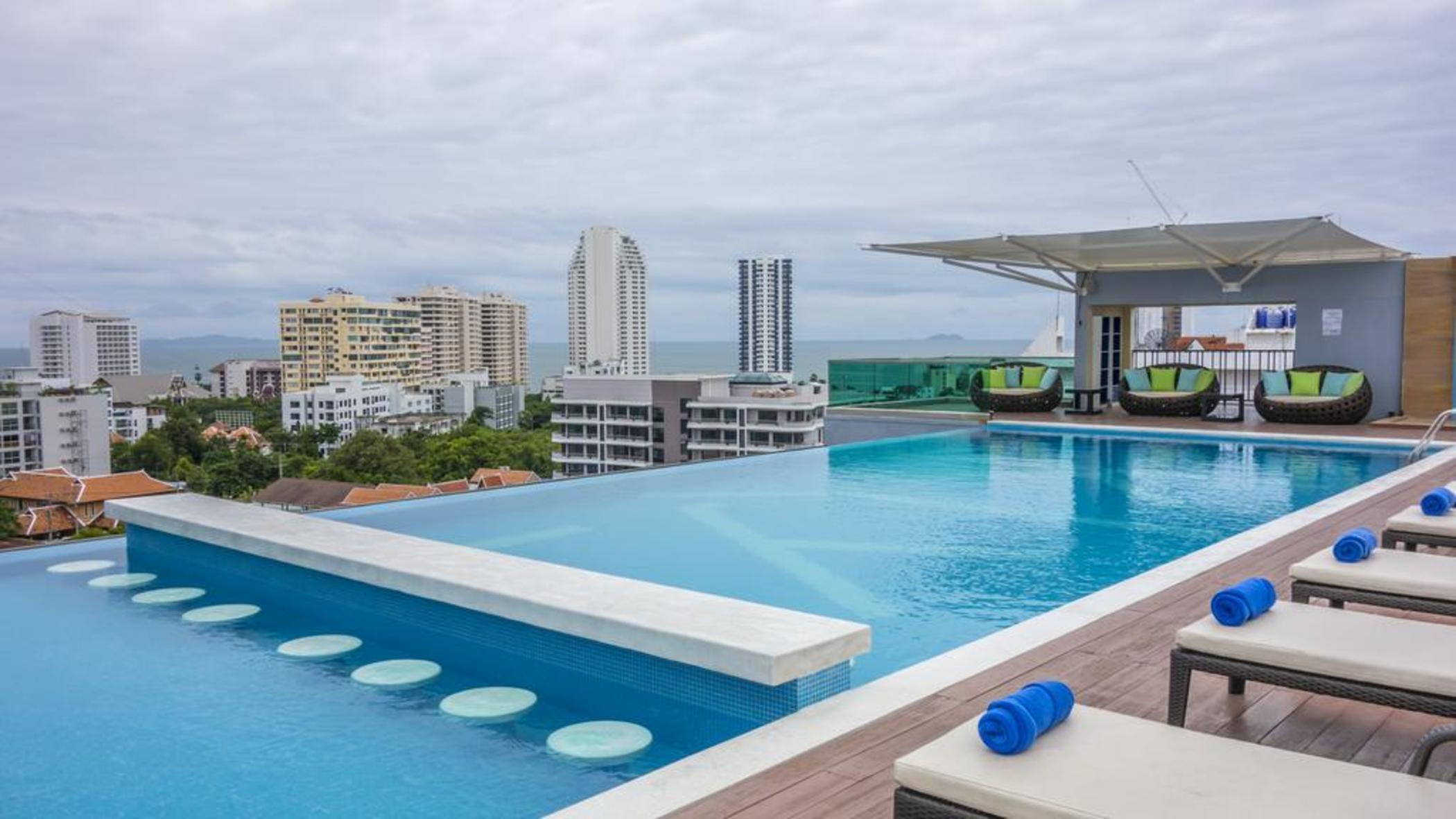 Unique Regency Pattaya Hotel Bagian luar foto