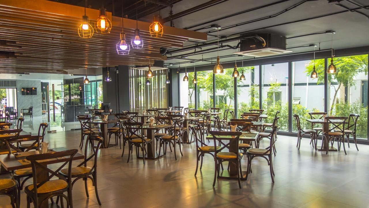 Unique Regency Pattaya Hotel Bagian luar foto